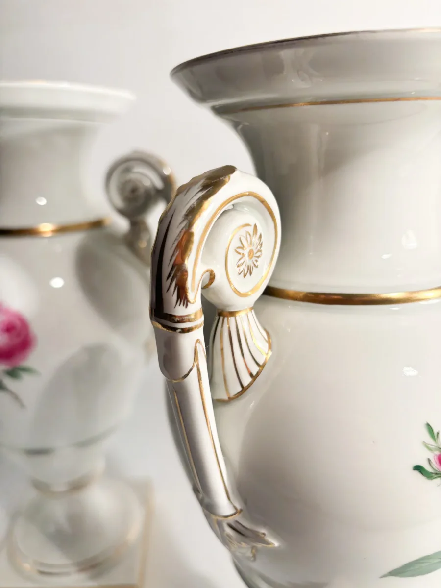 Coppia di Vasi ad Anfora in Porcellana di Meissen Red Rose Primi Novecento - immagine 9